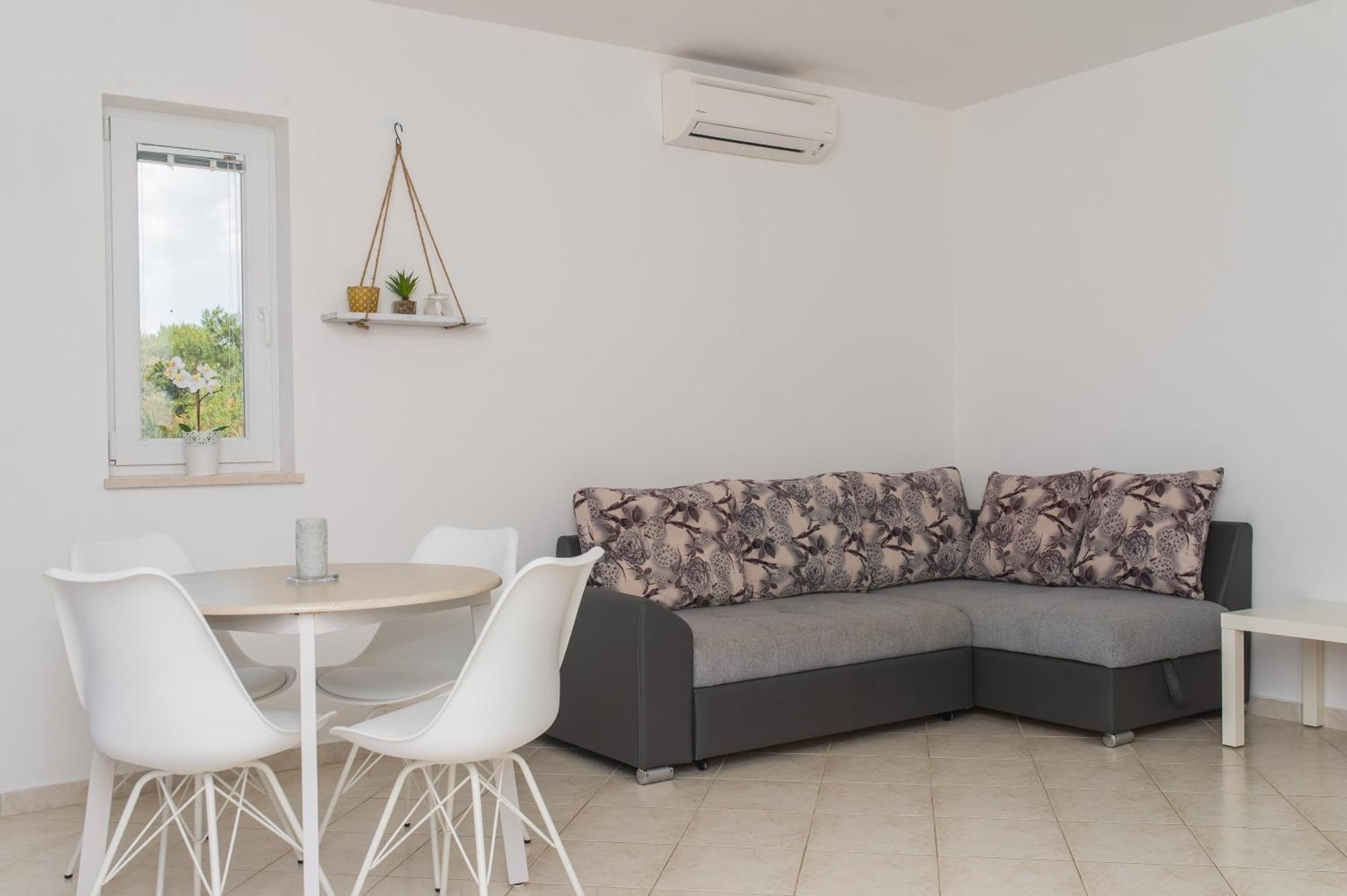 Apartments Kristina, Place For The Family Stara Novalja Exterior photo